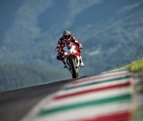 开云体育官网-土耳其连续得分压制芬兰，拉什福德贡献制胜表现，足球场上的地缘政治隐喻