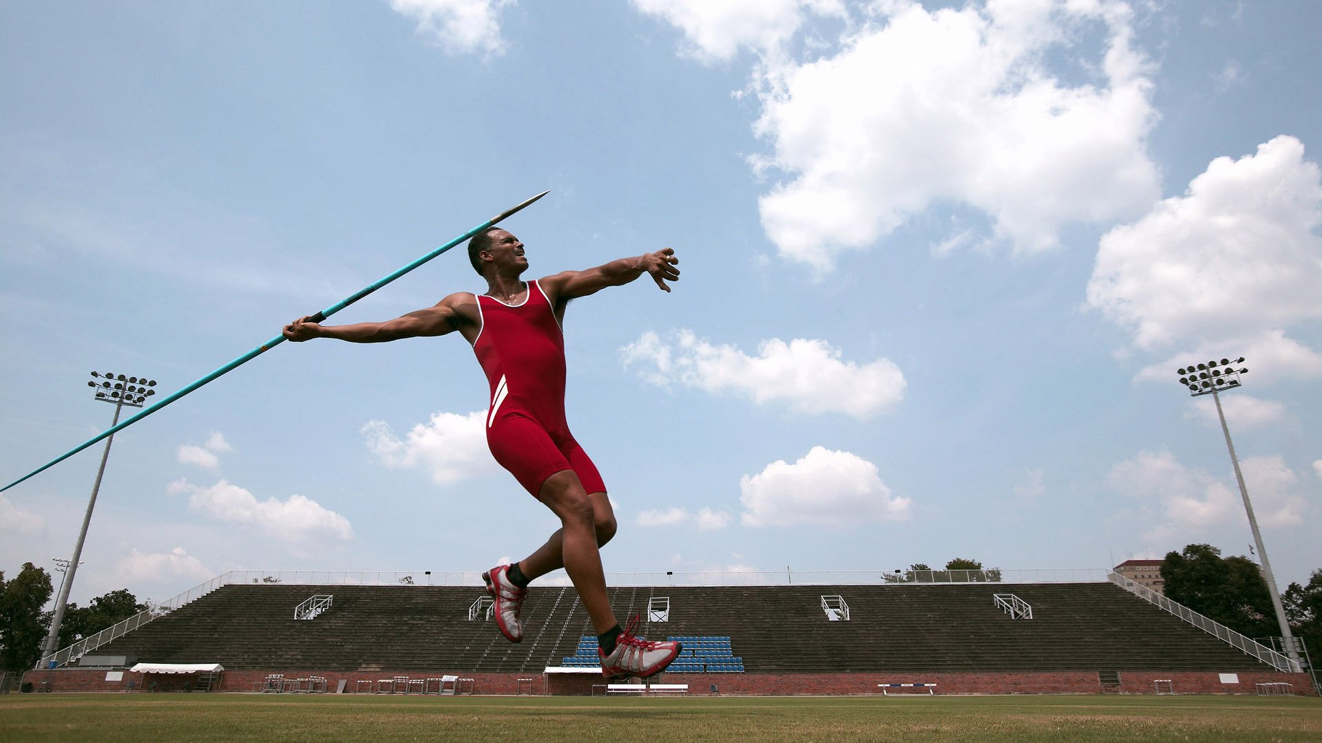 浙江队终结活塞，小贾伦在欧冠半决赛接管比赛，体育全球化下的新叙事